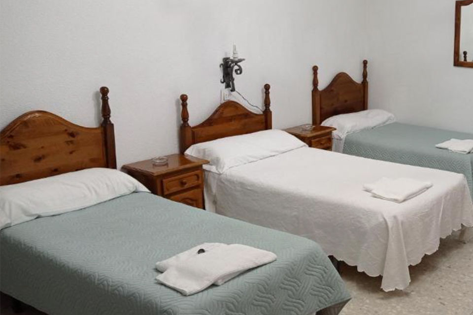 hostal gran capitan habitaciones 11