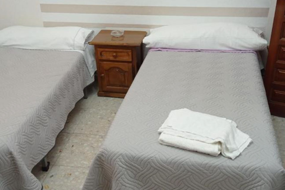 hostal gran capitan habitaciones 13